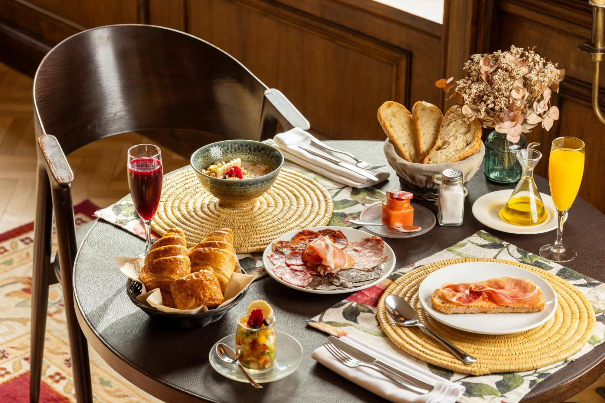 Angelats Hotel - A Signature Boutique Hotel & Restaurant Ribes De Freser Eksteriør billede